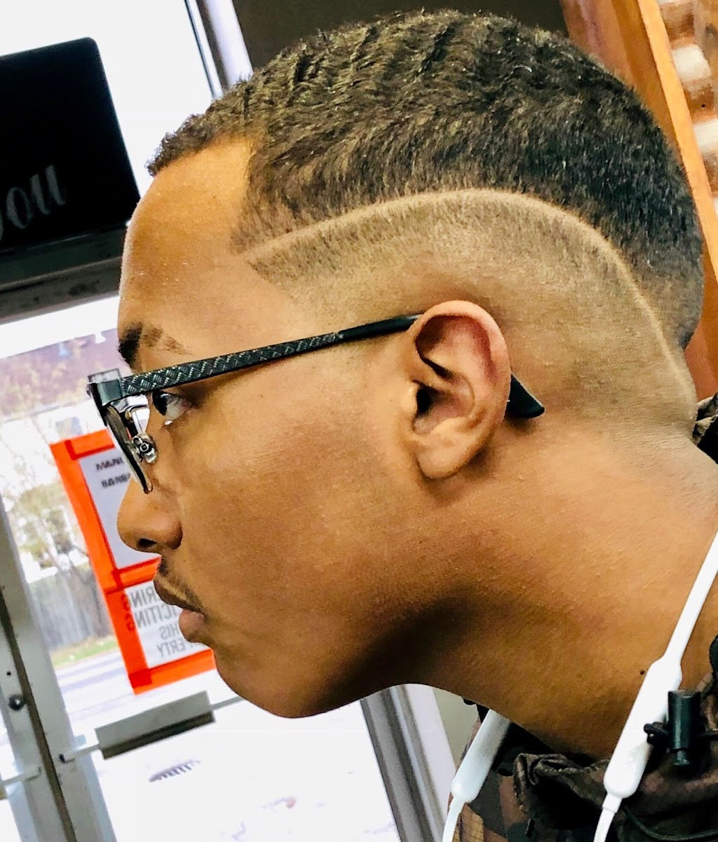 Manglonas Barber Shop | 3310 Noe Bixby Rd, Columbus, OH 43232, USA | Phone: (614) 837-4550