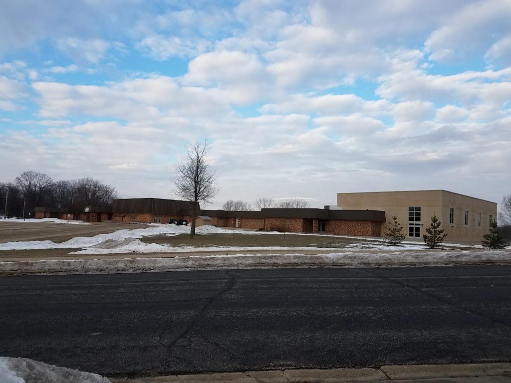 Green Tree Elementary School | 1330 Green Tree Rd, West Bend, WI 53090, USA | Phone: (262) 335-5520