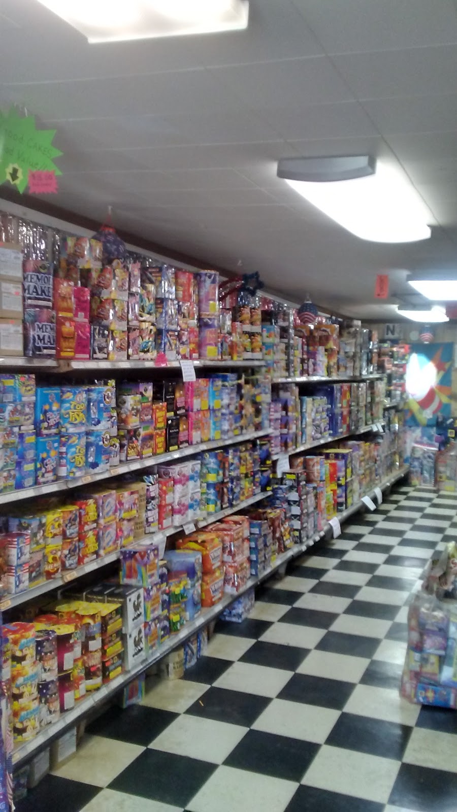 S&Js Fireworks LLC | 443 W Main St, Butler, IN 46721, USA | Phone: (260) 868-2736