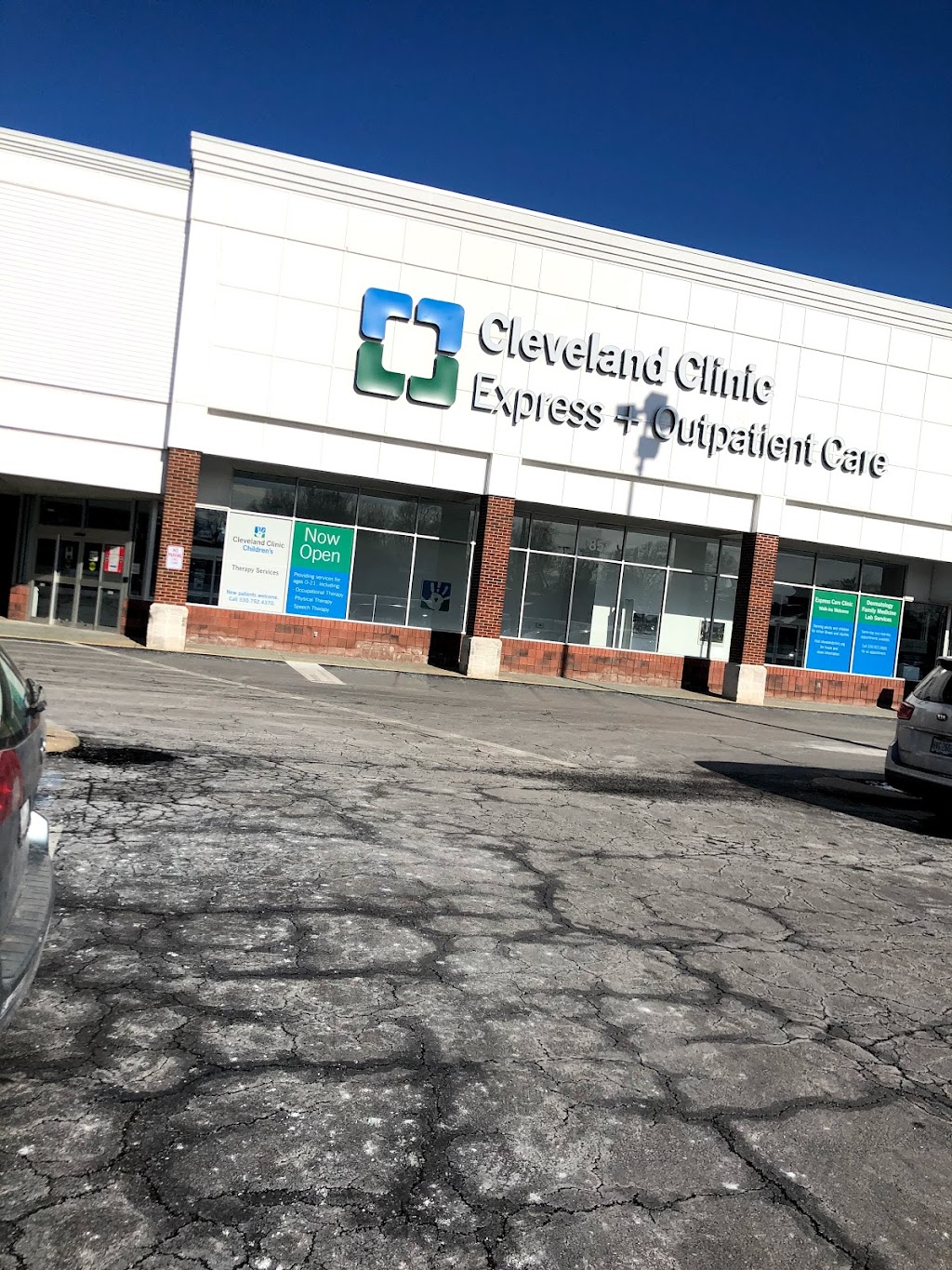 Cleveland Clinic Stow-Falls Express and Outpatient Care | 857 Graham Rd, Cuyahoga Falls, OH 44221, USA | Phone: (330) 923-9585