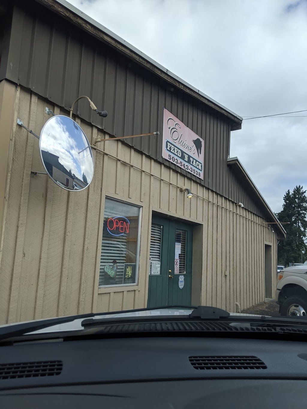 Elaines Feed & Tack | 33531 Commercial Ave, Scappoose, OR 97056, USA | Phone: (503) 543-3538
