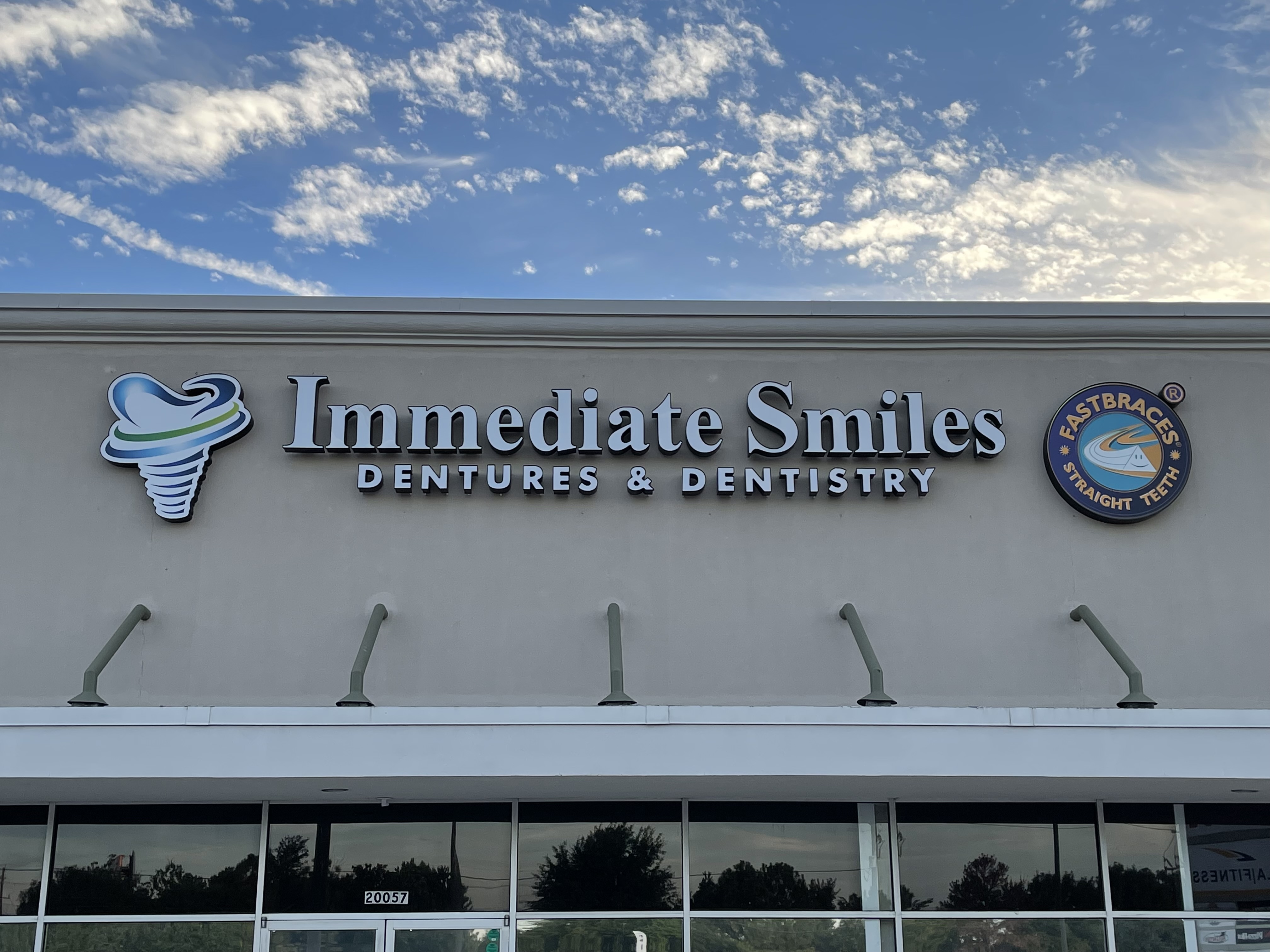 Immediate Smiles Dentures & Dentistry | 20057 Interstate 45 N, Spring, TX 77388, United States | Phone: (281) 203-0373