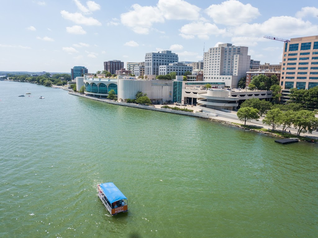 Paddle Pub Madison | Marina Slip #5, 6308 Inland Wy, Monona, WI 53713, USA | Phone: (608) 513-3882