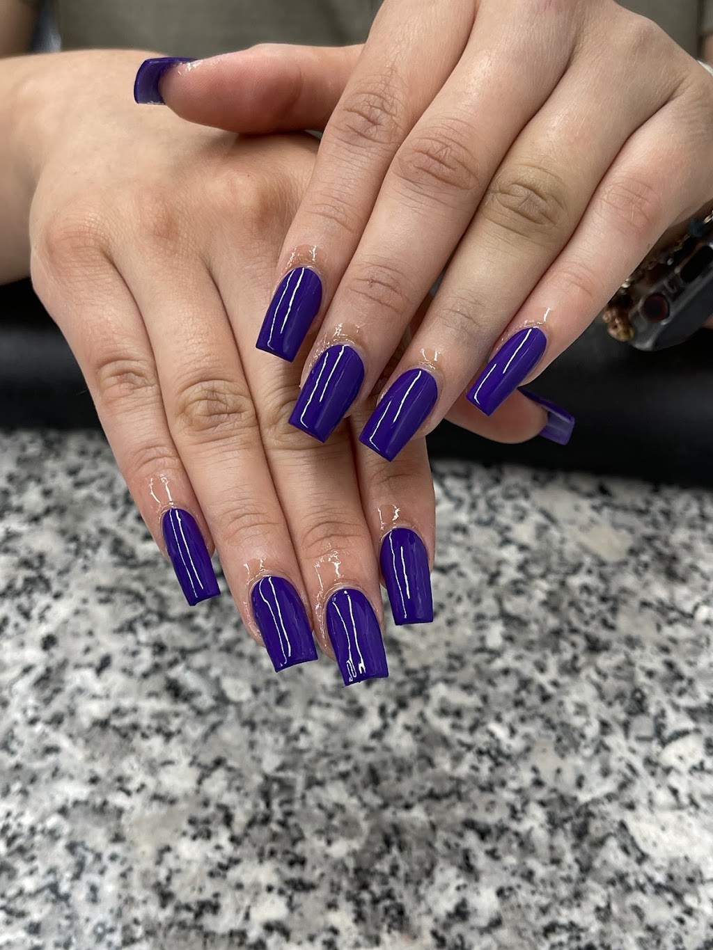 Family Salon Hair and Nails | 804 Baltimore Rd, Rockville, MD 20851, USA | Phone: (301) 315-0445