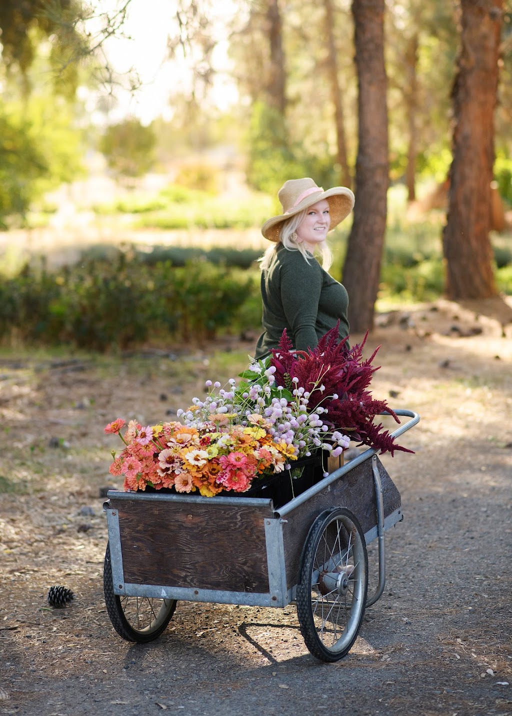 Redhead Flowerbed | 5725 26th St, Rio Linda, CA 95673, USA | Phone: (916) 915-4050