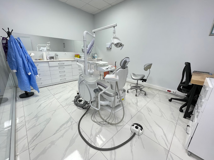 dentuniversalclinic | Rafet Paşa, Yıldırım Beyazıt Cd. No:217 D:C, 35090 Bornova/İzmir, Türkiye | Phone: 0232 520 35 15