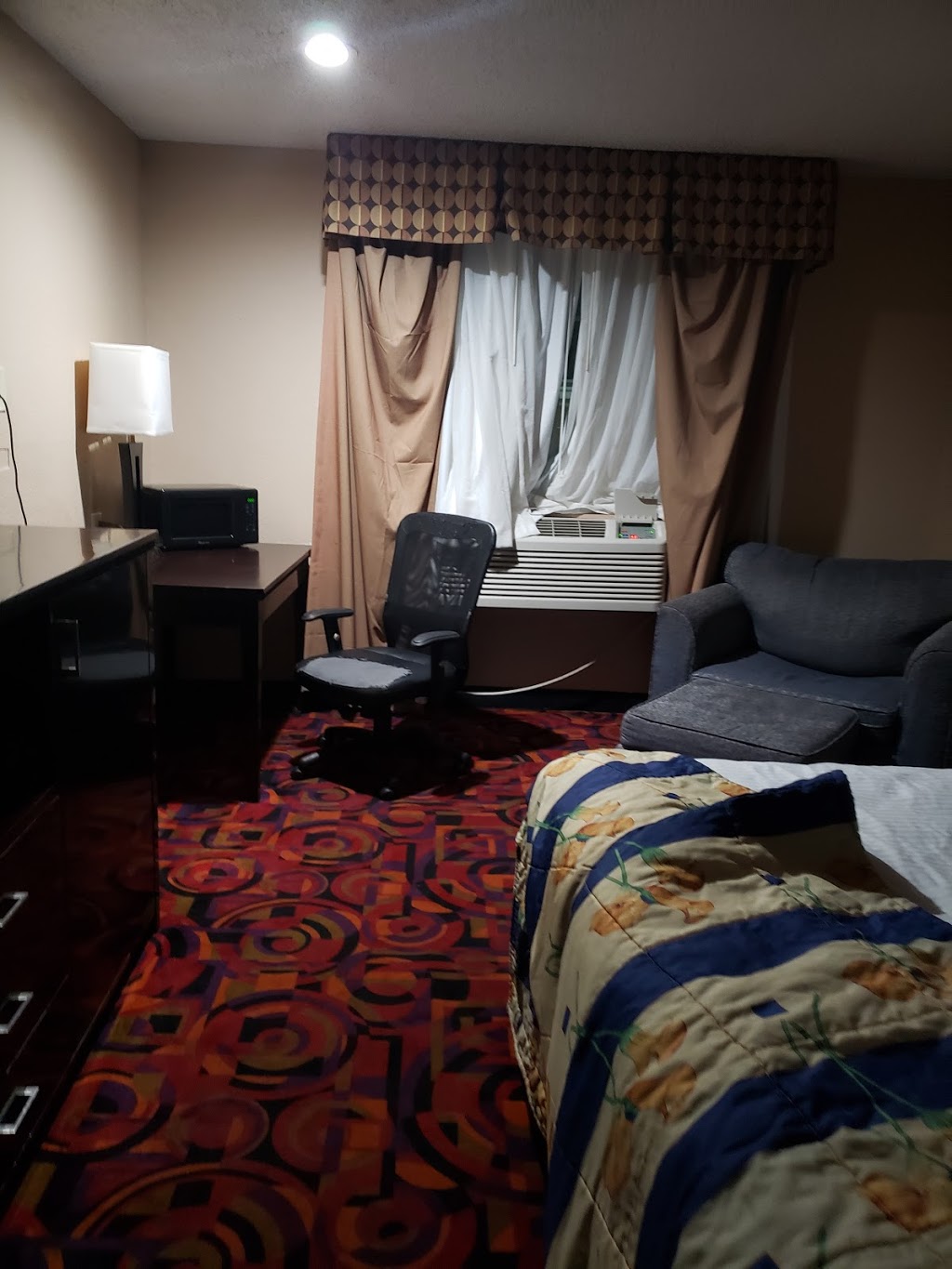 Bella Vista Inn and Suites | 1000 W Main St, Grand Prairie, TX 75050, USA | Phone: (972) 264-7633