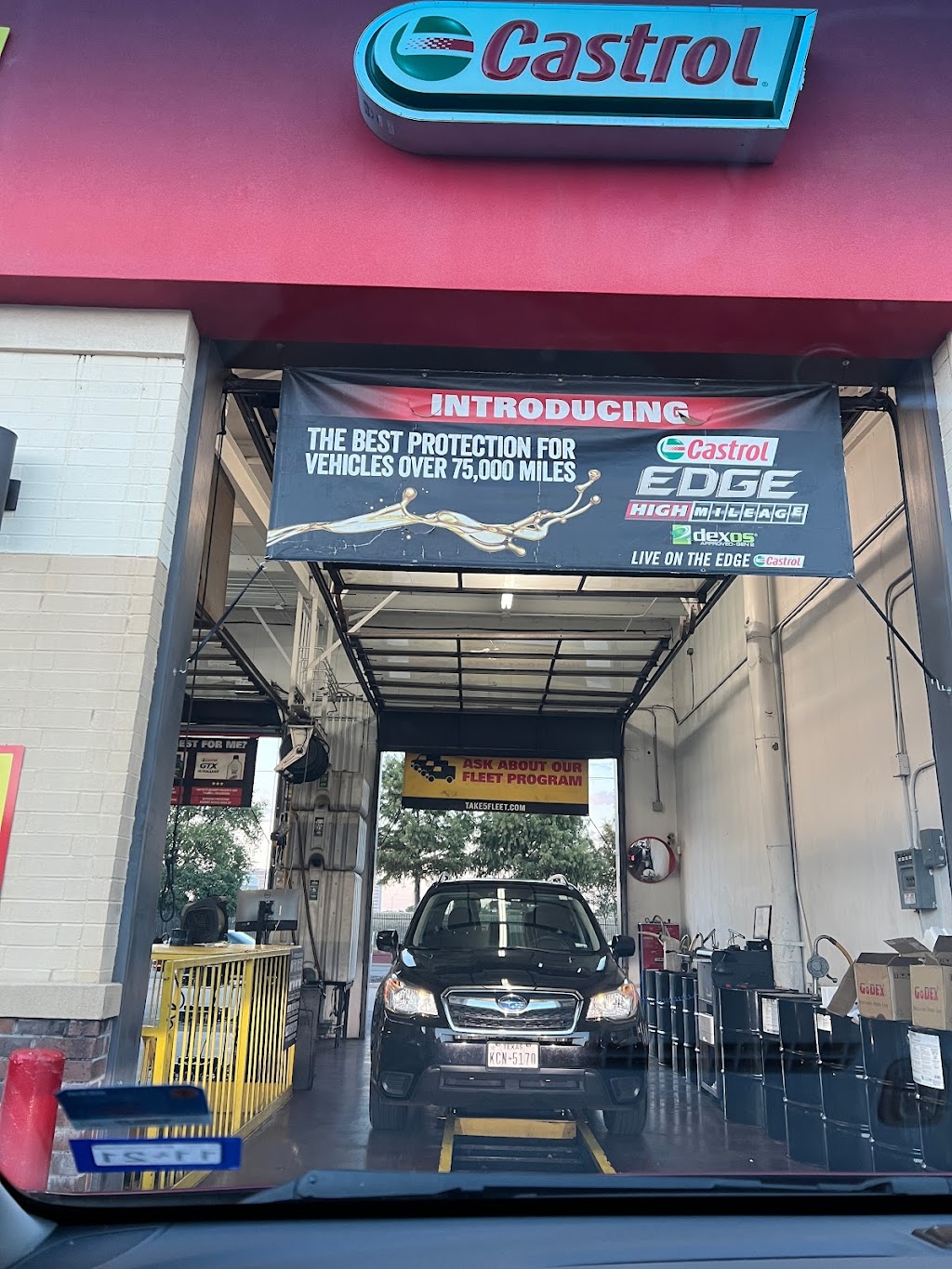 Take 5 Oil Change | 5720 E Mockingbird Ln, Dallas, TX 75206, USA | Phone: (214) 278-6278