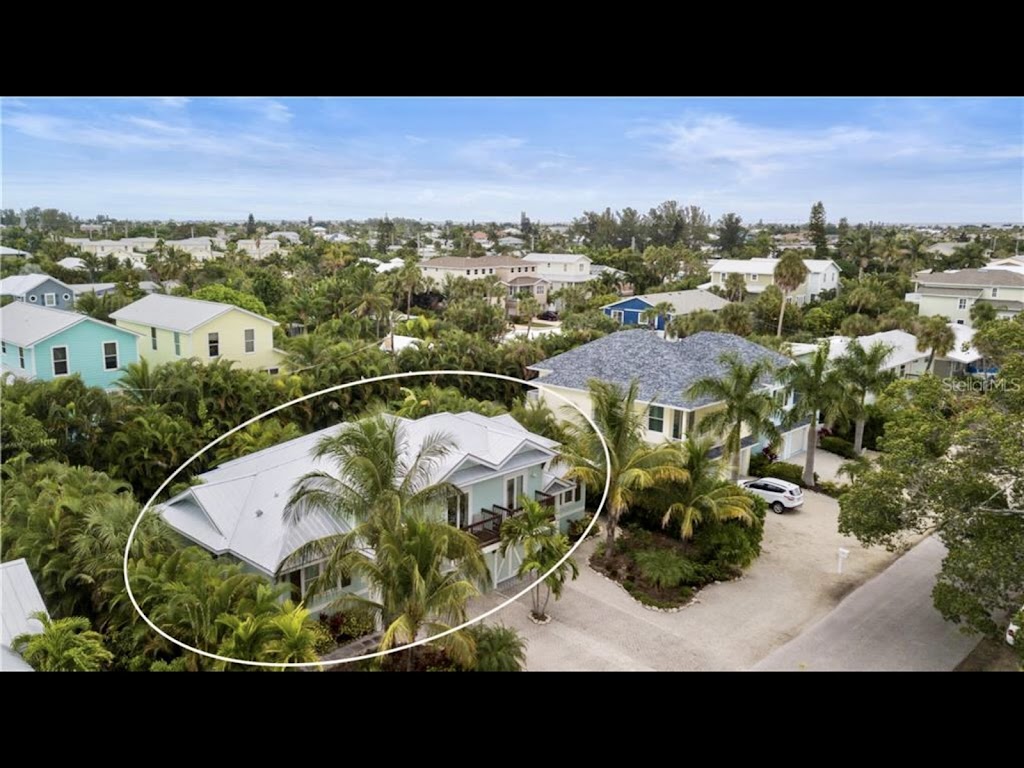 Azure Bliss Vacation Rental | 304 60th St # B, Holmes Beach, FL 34217, USA | Phone: (941) 702-6069