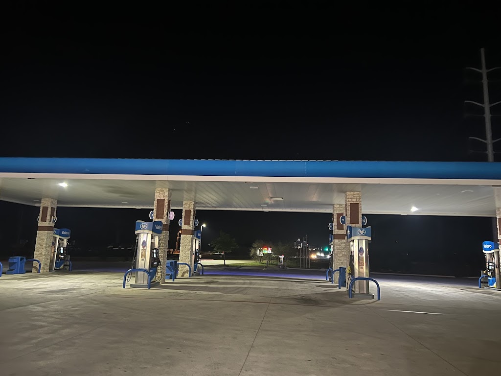 Valero | 7500 US-377, Aubrey, TX 76227, USA | Phone: (210) 345-2000