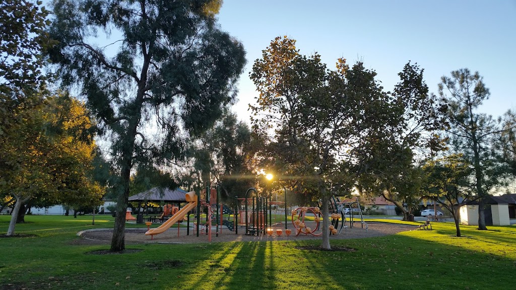 Lone Hill Park / Dog Walk | 500 N Shellman Ave, San Dimas, CA 91773, USA | Phone: (909) 575-8310