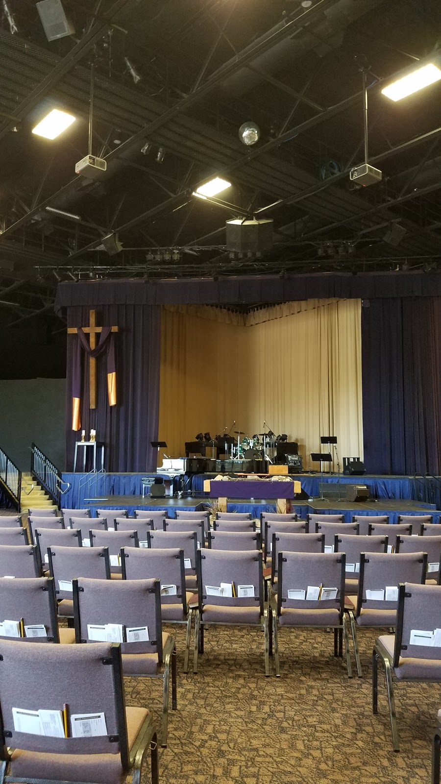 Oak Hills Church | 1100 Blue Ravine Rd, Folsom, CA 95630, USA | Phone: (916) 983-0181