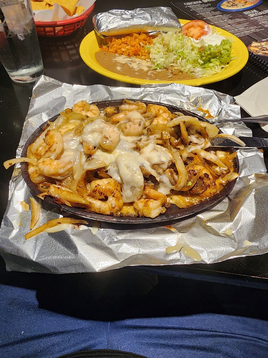 Fiesta Habaneros Mexican Grilled and Margaritas | 38790 Chester Rd, Avon, OH 44011, USA | Phone: (440) 695-8500