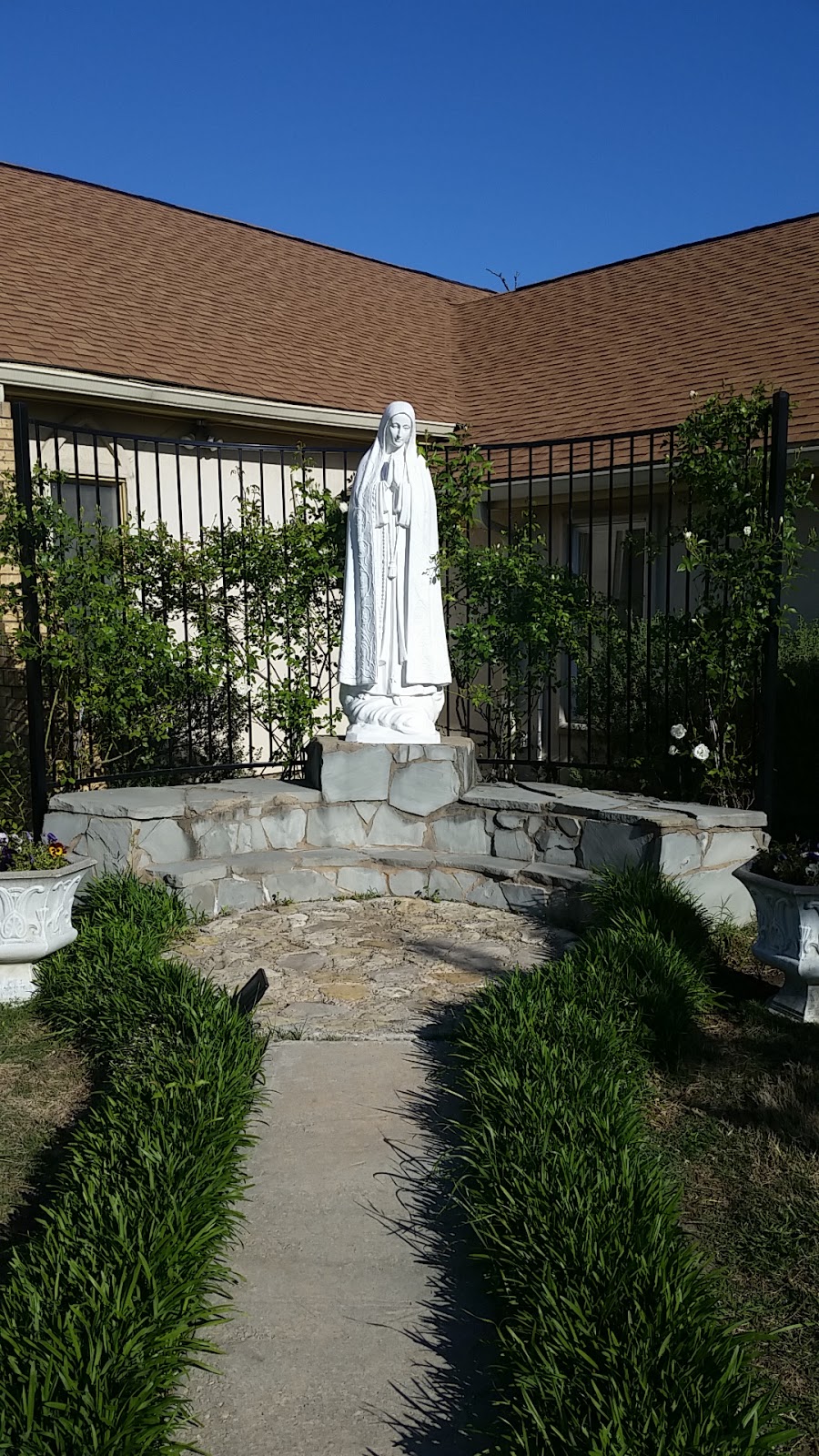 Our Lady of Fatima Catholic Church | 209 Peach St, Sanger, TX 76266, USA | Phone: (940) 597-5494