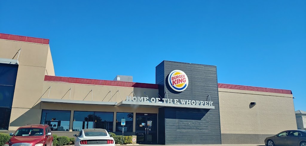 Burger King | 2095 W Oaklawn Rd, Pleasanton, TX 78064, USA | Phone: (830) 266-9262