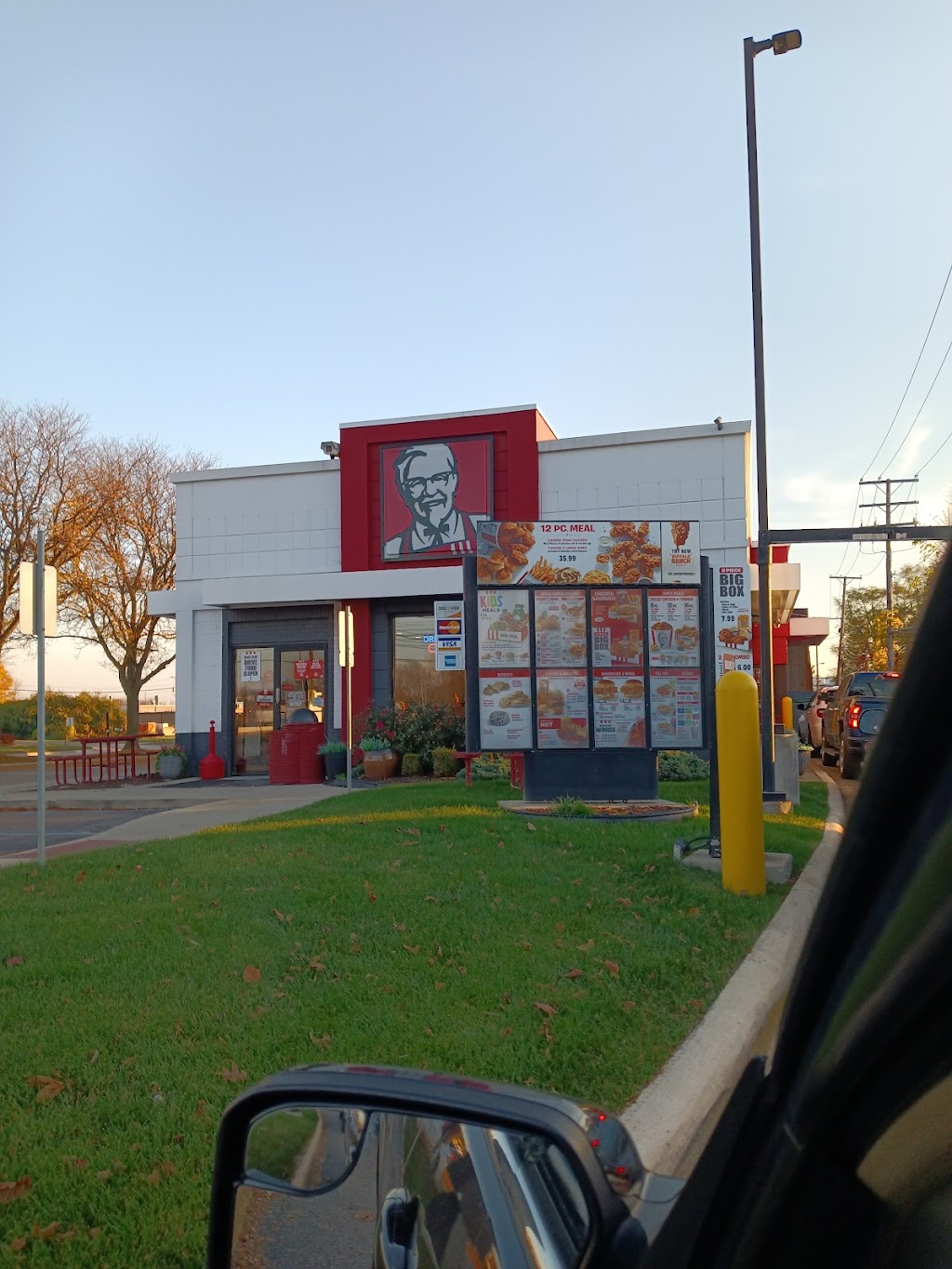 KFC | 13485 Farmington Rd, Livonia, MI 48150, USA | Phone: (734) 655-0024