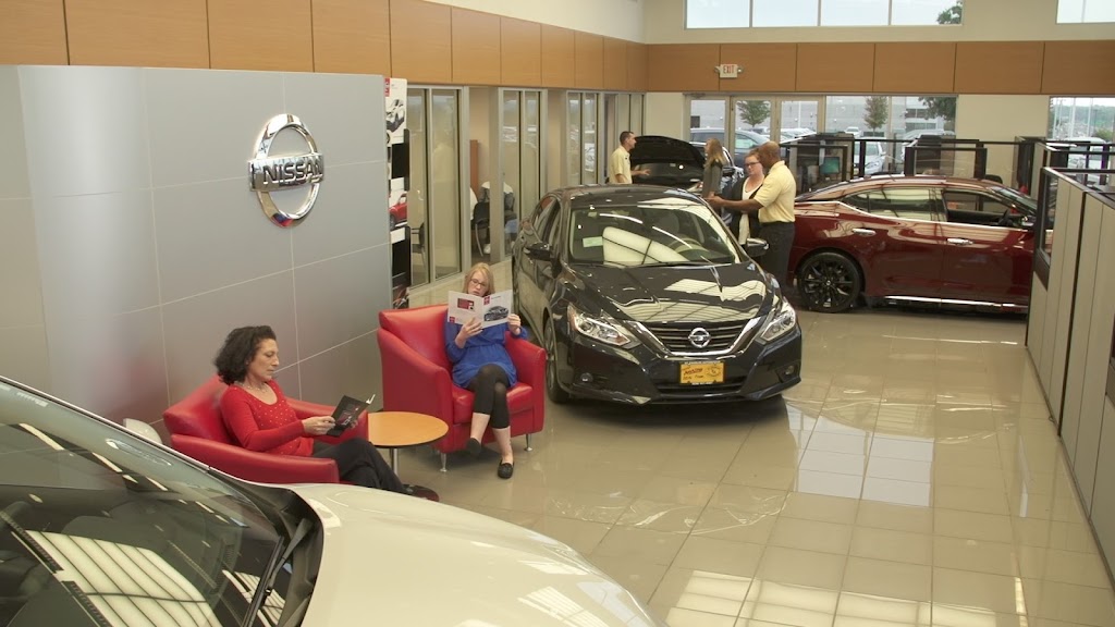 St. Charles Nissan | 5625 Veterans Memorial Pkwy, St Peters, MO 63376, USA | Phone: (636) 441-4481