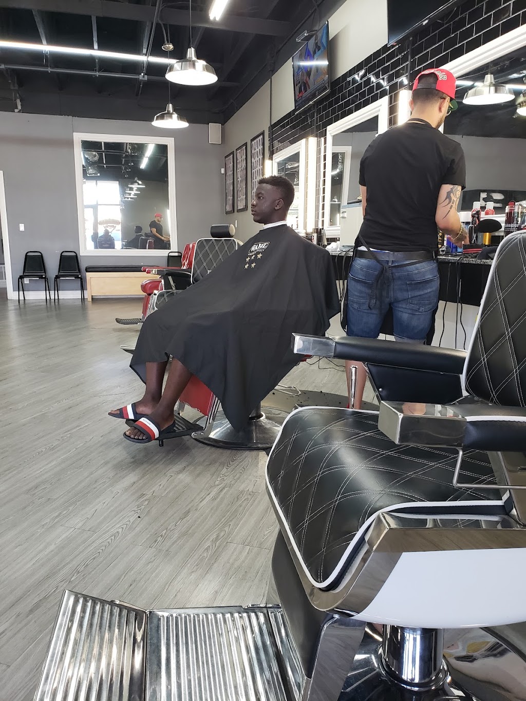 The Barbers Lounge LLC | 1718 S Cooper St, Arlington, TX 76013, USA | Phone: (817) 274-5800