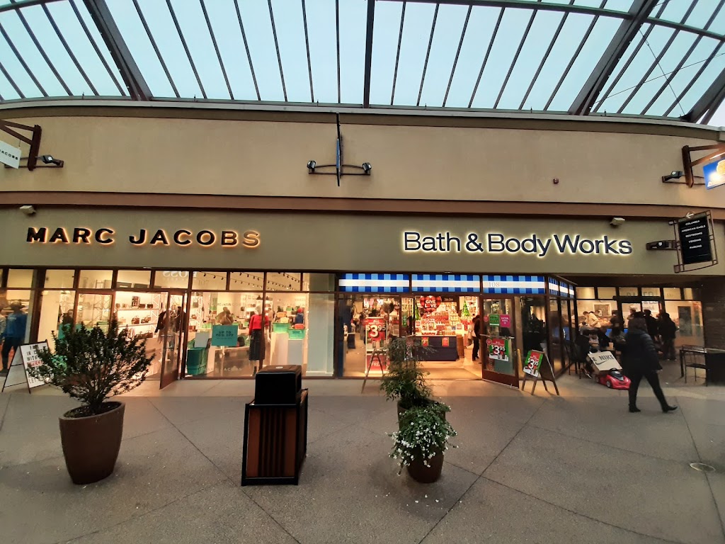 Bath & Body Works | 1001 N Arney Rd, Woodburn, OR 97071, USA | Phone: (971) 338-5092