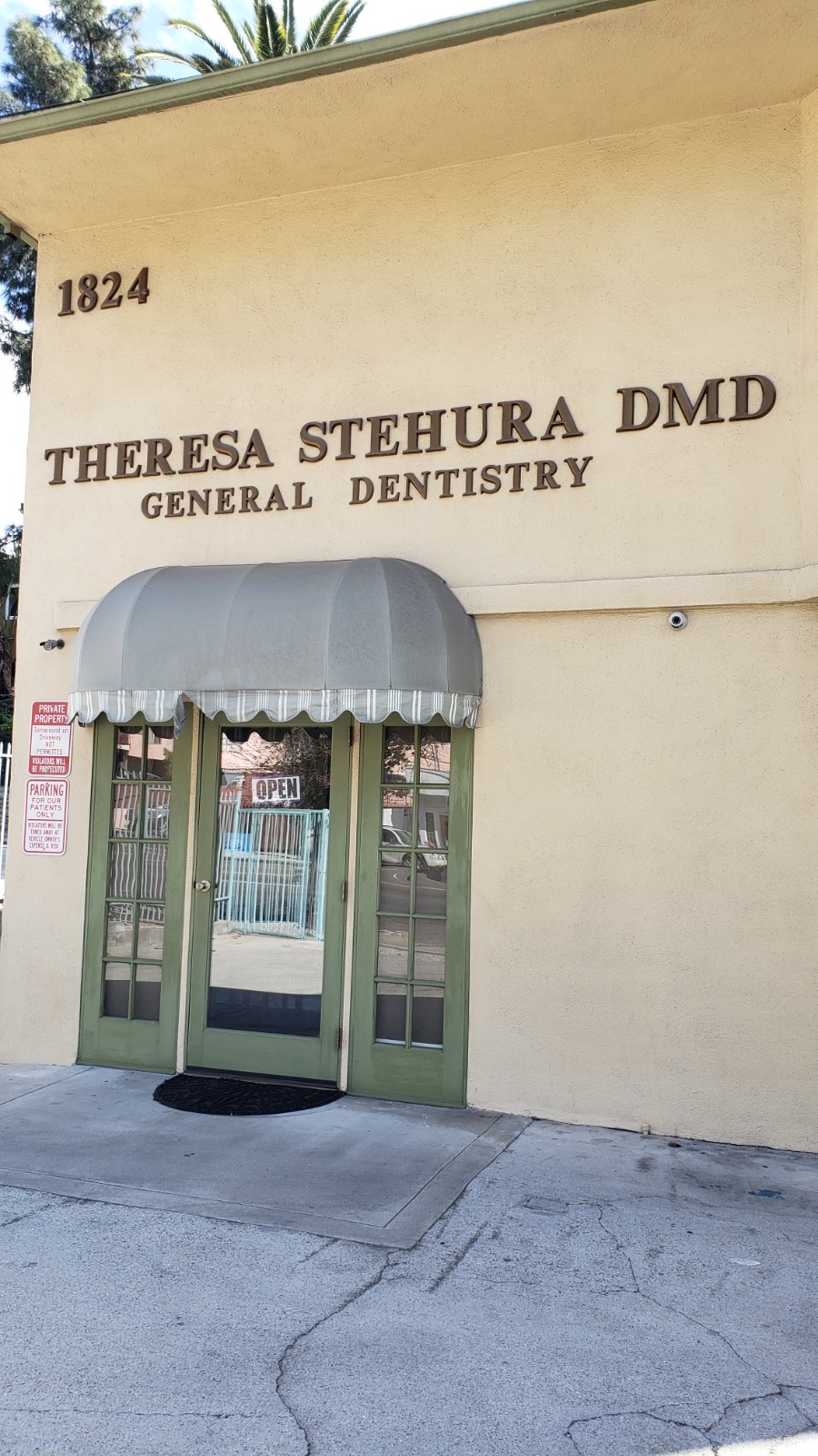 Theresa G Stehura, DDS | 1824 Hyperion Ave, Los Angeles, CA 90027, USA | Phone: (323) 664-7742