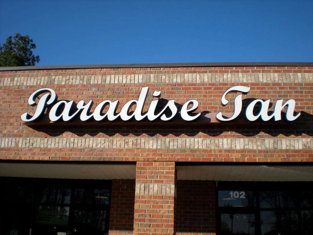 Paradise Tan and Spa | 3710 N Main St Suite 102, High Point, NC 27265, USA | Phone: (336) 886-8895