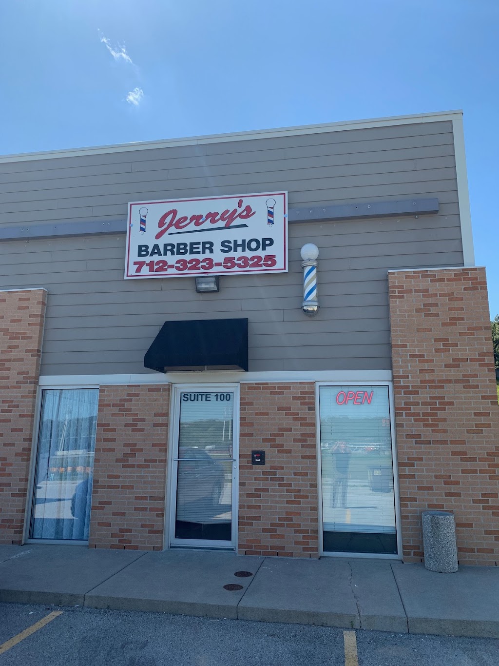 Jerrys Barber Shop | 1040 Woodbury Ave Ste 100, Council Bluffs, IA 51503, USA | Phone: (712) 323-5325