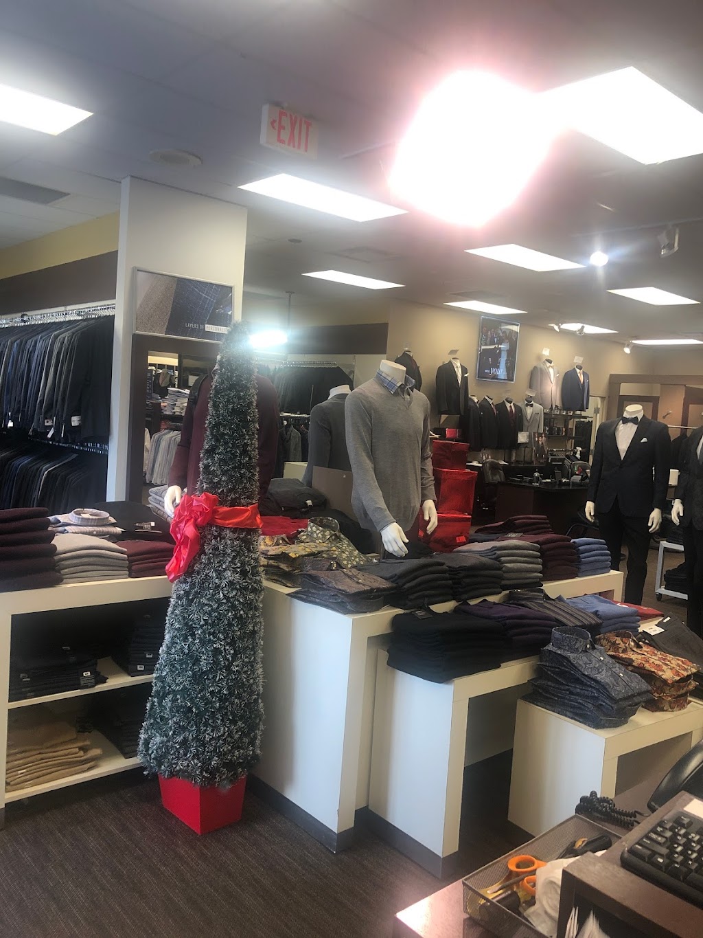 Mens Wearhouse | 18 Wolf Rd, Colonie, NY 12205, USA | Phone: (518) 459-3682