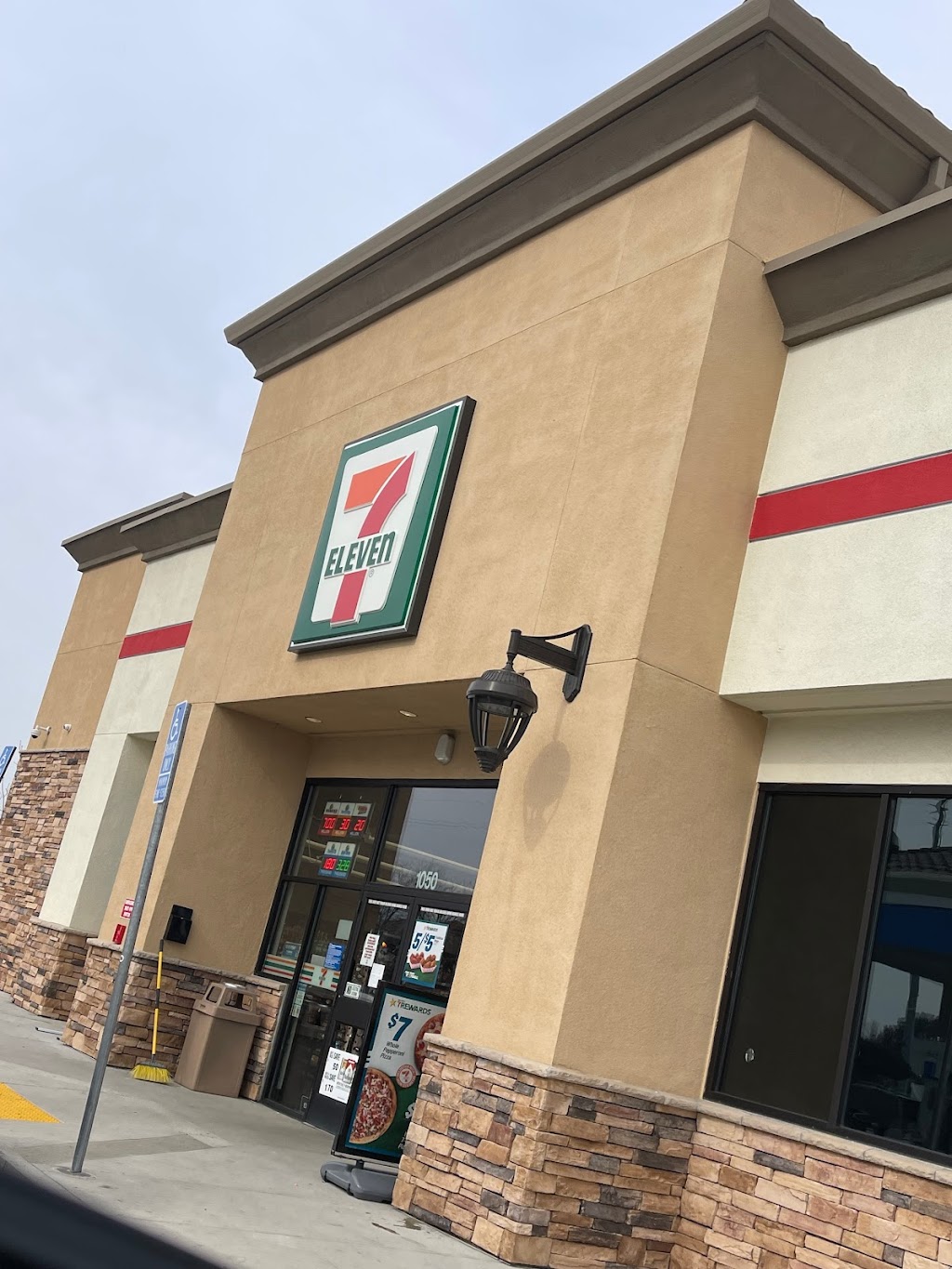 7-Eleven | 1050 Laurel Rd, Oakley, CA 94561, USA | Phone: (925) 390-9025