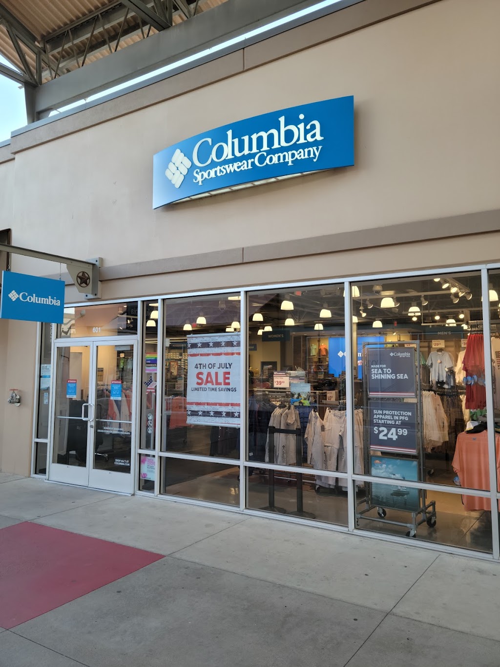 Columbia Factory Store | 4401 Purple Heart Trail, 601 I-35 Ste, Round Rock, TX 78664, USA | Phone: (512) 942-6448