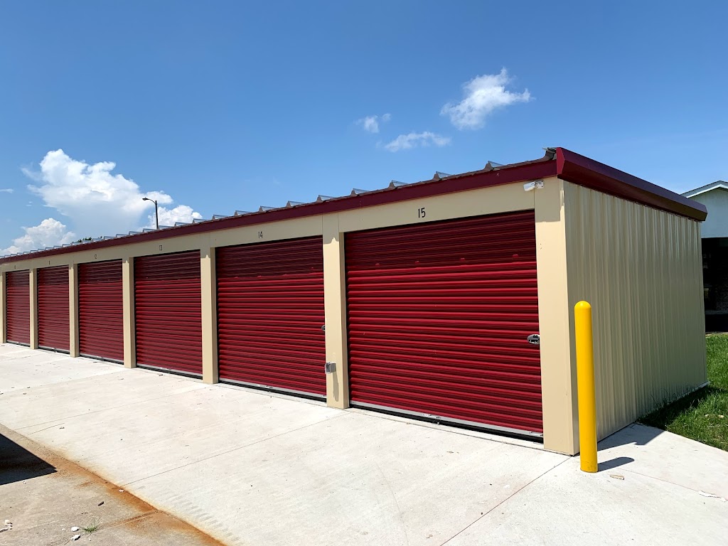 Gateway Storage - Belleville | 17 Royal Heights Center, Belleville, IL 62226, USA | Phone: (618) 565-0315