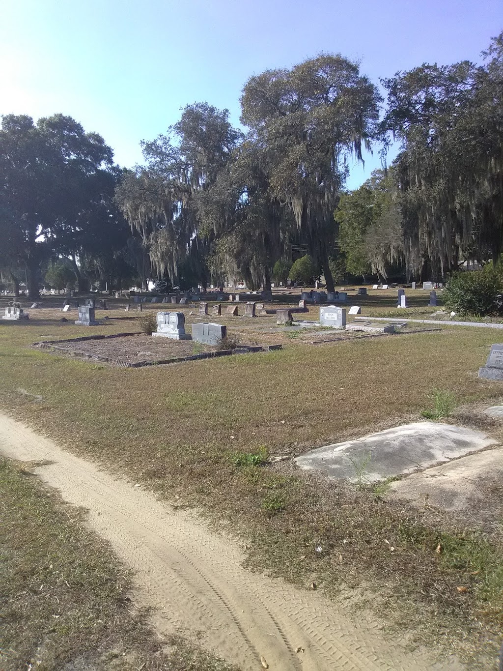 Seffner Cemetery | 609 E Wheeler Rd, Seffner, FL 33584, USA | Phone: (813) 689-4412
