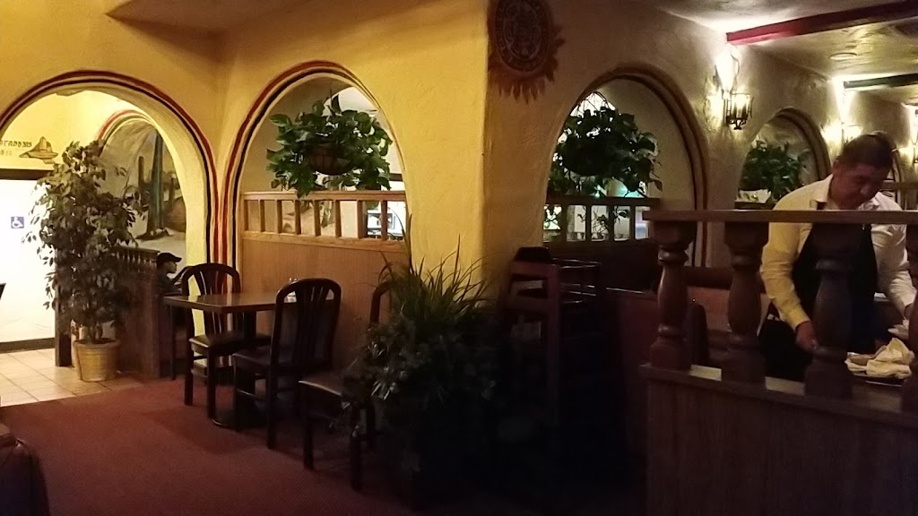 La Capilla Mexican Restaurant | 4997 La Palma Ave, La Palma, CA 90623, USA | Phone: (562) 402-2566