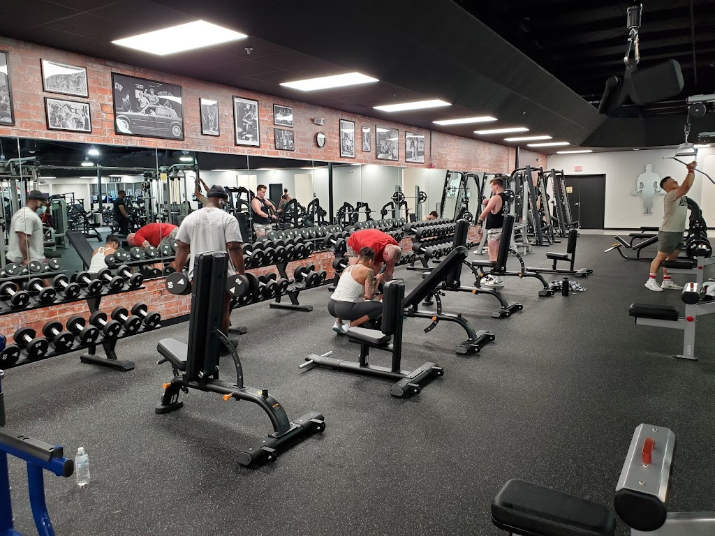 Golds Gym Chapel Hill | 6118 Farrington Rd, Chapel Hill, NC 27517, USA | Phone: (919) 973-0014