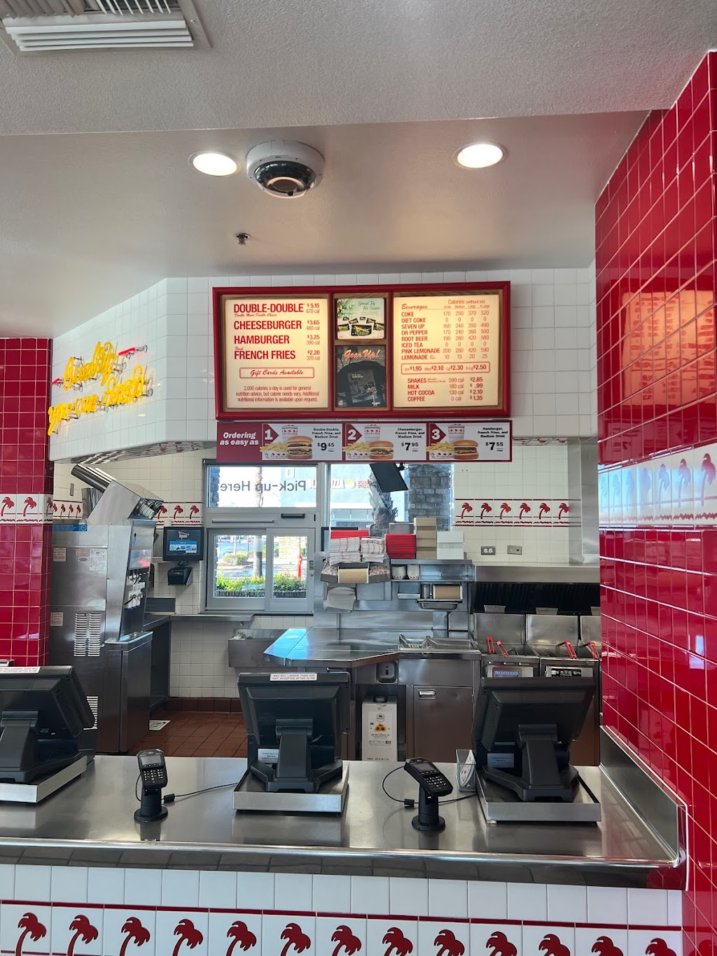 In-N-Out Burger | 10309 Fairway Dr, Roseville, CA 95678, USA | Phone: (800) 786-1000