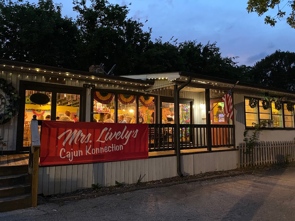 Mrs. Livelys Cajun Konnection | 1400 N Corinth St #111, Corinth, TX 76208, USA | Phone: (940) 279-4299