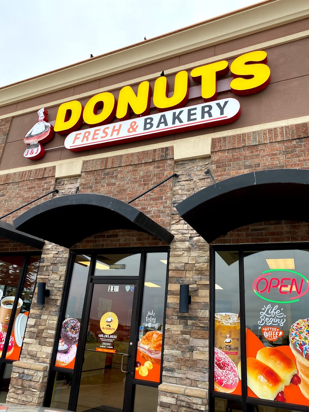 Piedmont - J&J Donuts | 13100 Colony Pointe Blvd, Piedmont, OK 73078, USA | Phone: (405) 283-0033