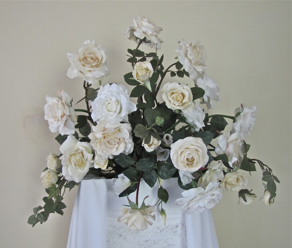 Wedding Pillars and Petals | 234 E Wood St, New Lenox, IL 60451, USA | Phone: (815) 941-6830