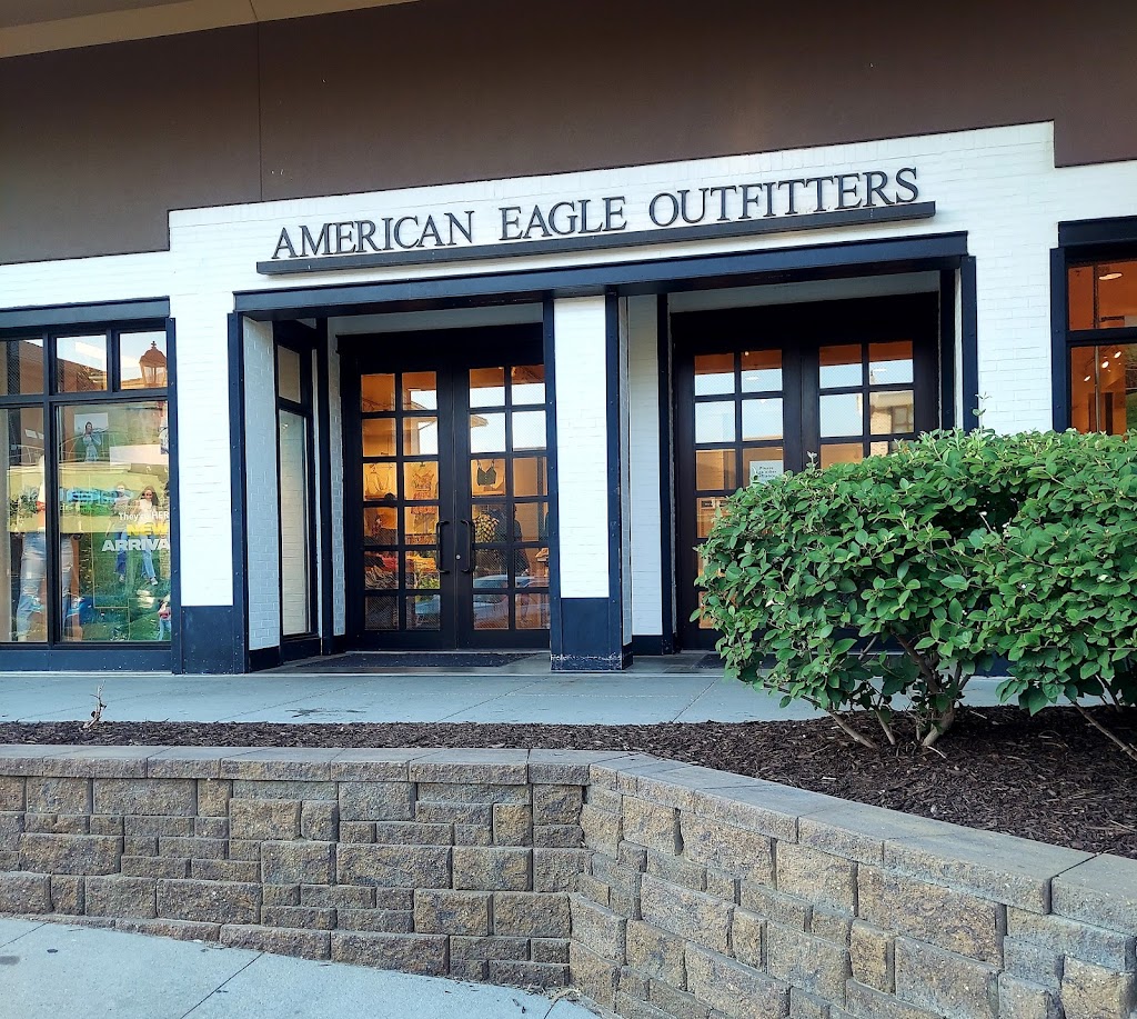 American Eagle Store | 17304 Davenport St Suite 116, Omaha, NE 68118, USA | Phone: (402) 289-5529