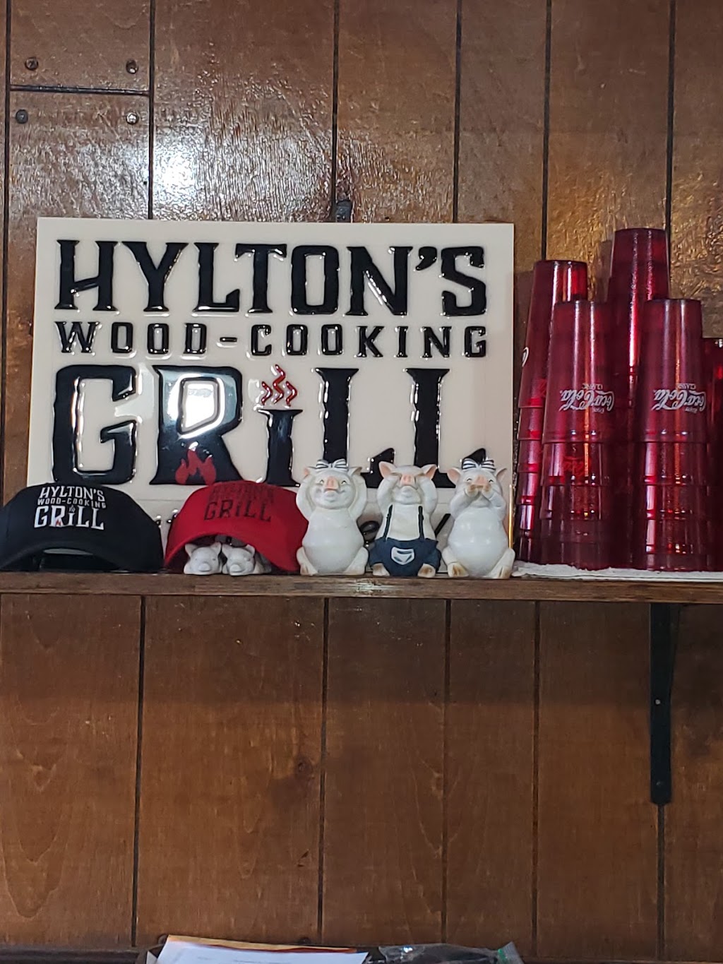 Hyltons Wood-Cooking Grill | 359 Patrick Ave, Fieldale, VA 24089, USA | Phone: (276) 673-4379