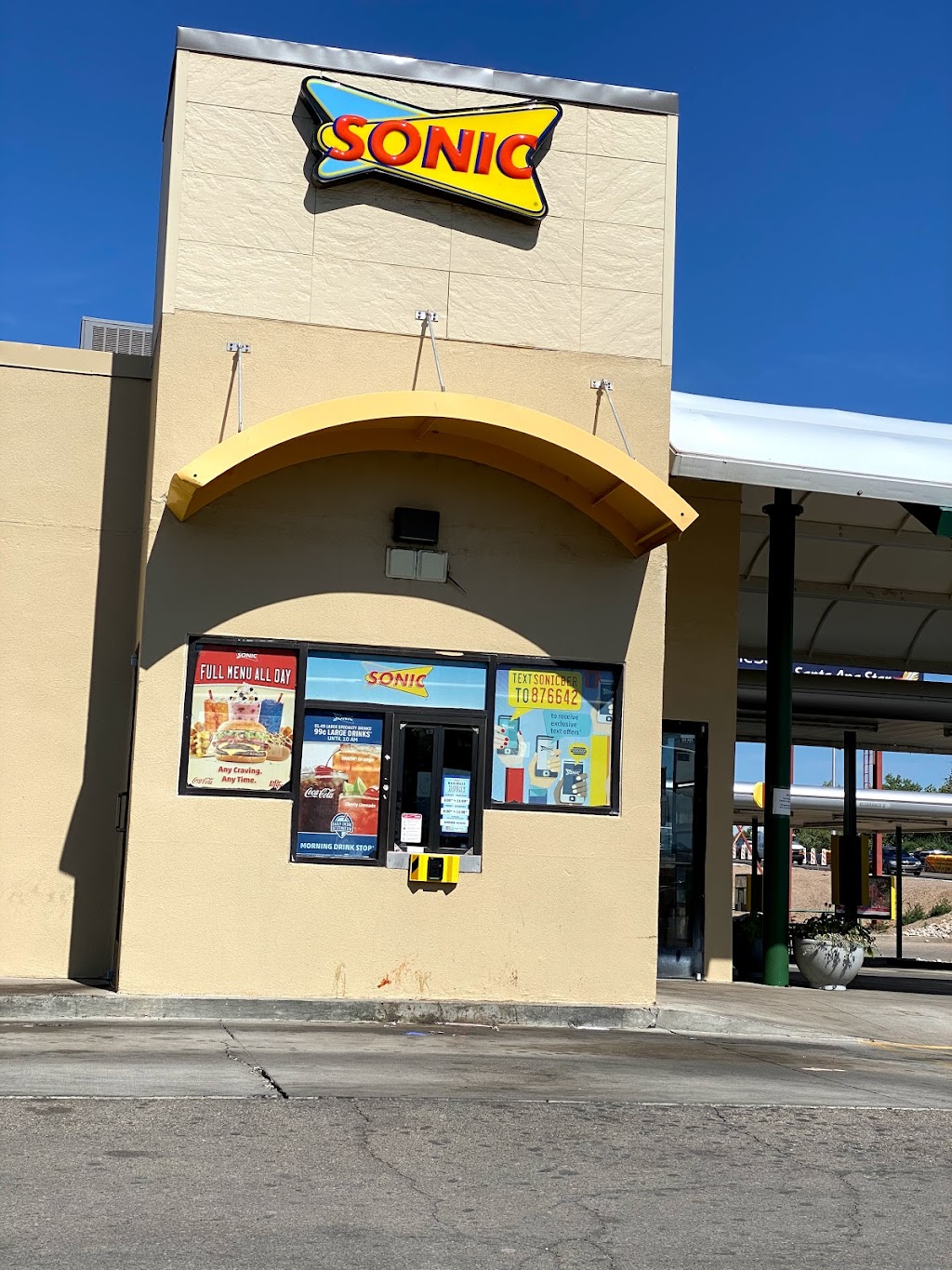 Sonic Drive-In | 413 W Highway 44, Bernalillo, NM 87004, USA | Phone: (505) 867-5344