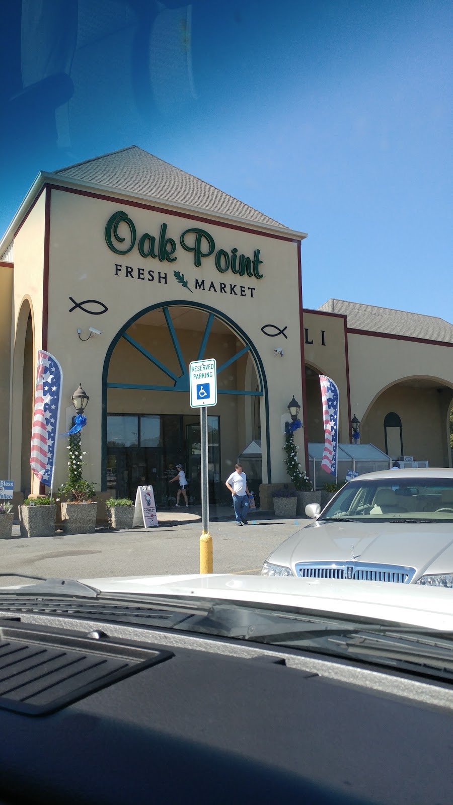 Oak Point Fresh Market | 35045 LA-16, Denham Springs, LA 70706, USA | Phone: (225) 243-5309