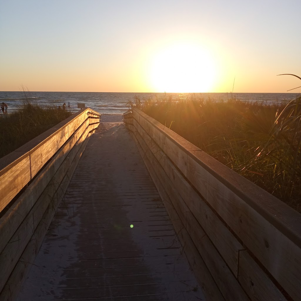 Sunshine Cozy Cottages LLC | 701 Gulf Blvd, Indian Rocks Beach, FL 33785 | Phone: (727) 595-3000