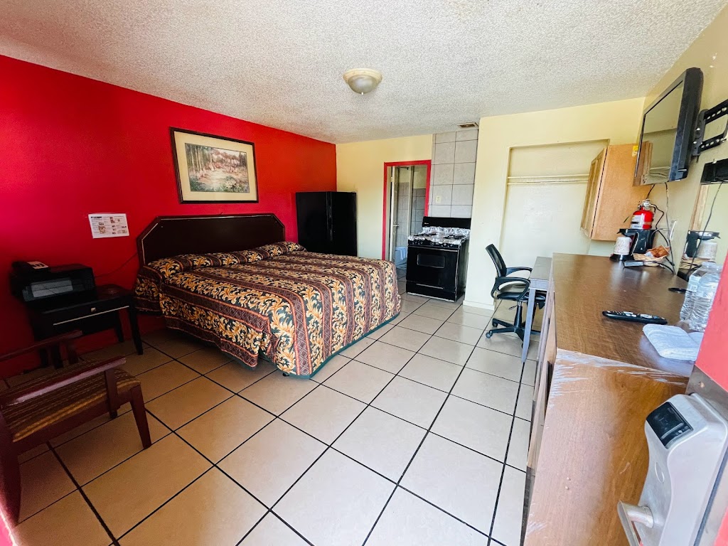 Royal Palms Motel & RV Park | 7800 Chef Menteur Hwy, New Orleans, LA 70126, USA | Phone: (504) 245-4444