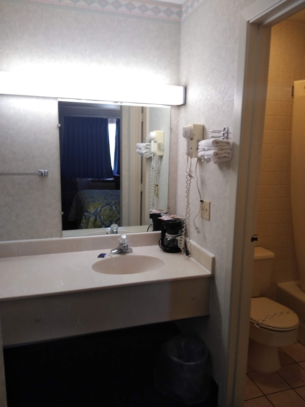 Americas Best Value Inn Decatur, IN | 1033 N 13th St, Decatur, IN 46733, USA | Phone: (260) 728-2196