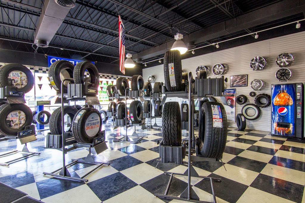 Leslie Tire | 144 Northbound Gratiot Ave, Mt Clemens, MI 48043, USA | Phone: (586) 463-0922