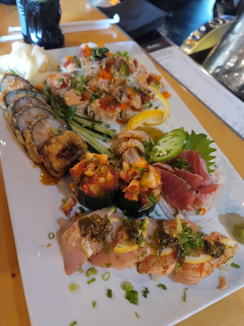 Sushi Brokers Arcadia | 4419 E Indian School Rd, Phoenix, AZ 85018 | Phone: (480) 515-5000