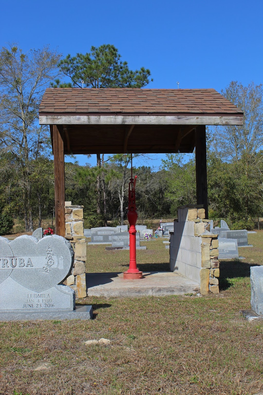 Historic Masaryktown Cemetery | 16345 Squirrel Prairie Rd, Masaryktown, FL 34604, USA | Phone: (352) 796-4991