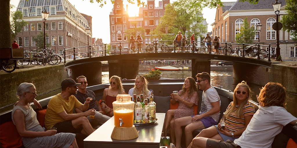 Amsterdam Boat Experience B.V. | Leliegracht 50, 1015 DH Amsterdam, Netherlands | Phone: 020 261 9389