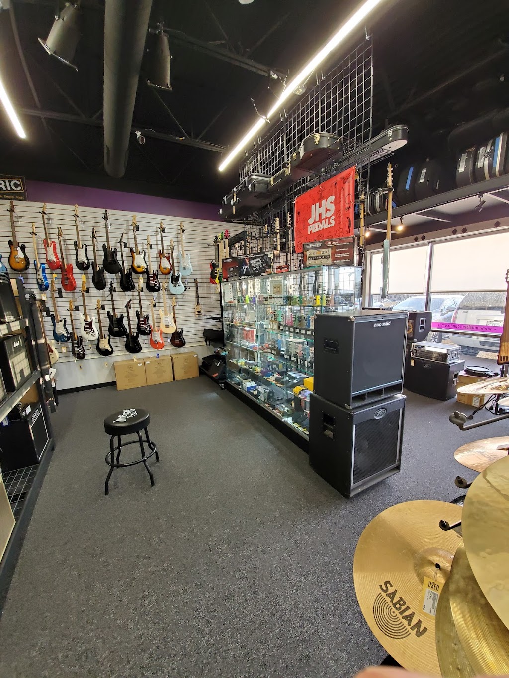 Music Go Round Woodbury | 1705 Weir Dr ste. 1, Woodbury, MN 55125, USA | Phone: (651) 714-1460