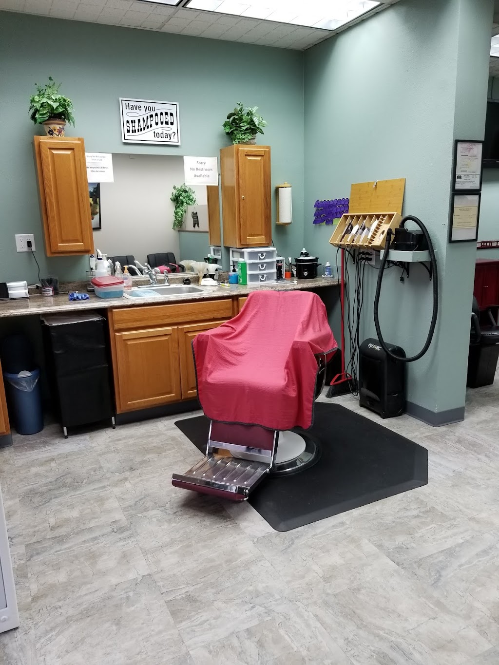 Sandys Barber Shop | 1531 Columbia Blvd, St Helens, OR 97051, USA | Phone: (503) 577-6081